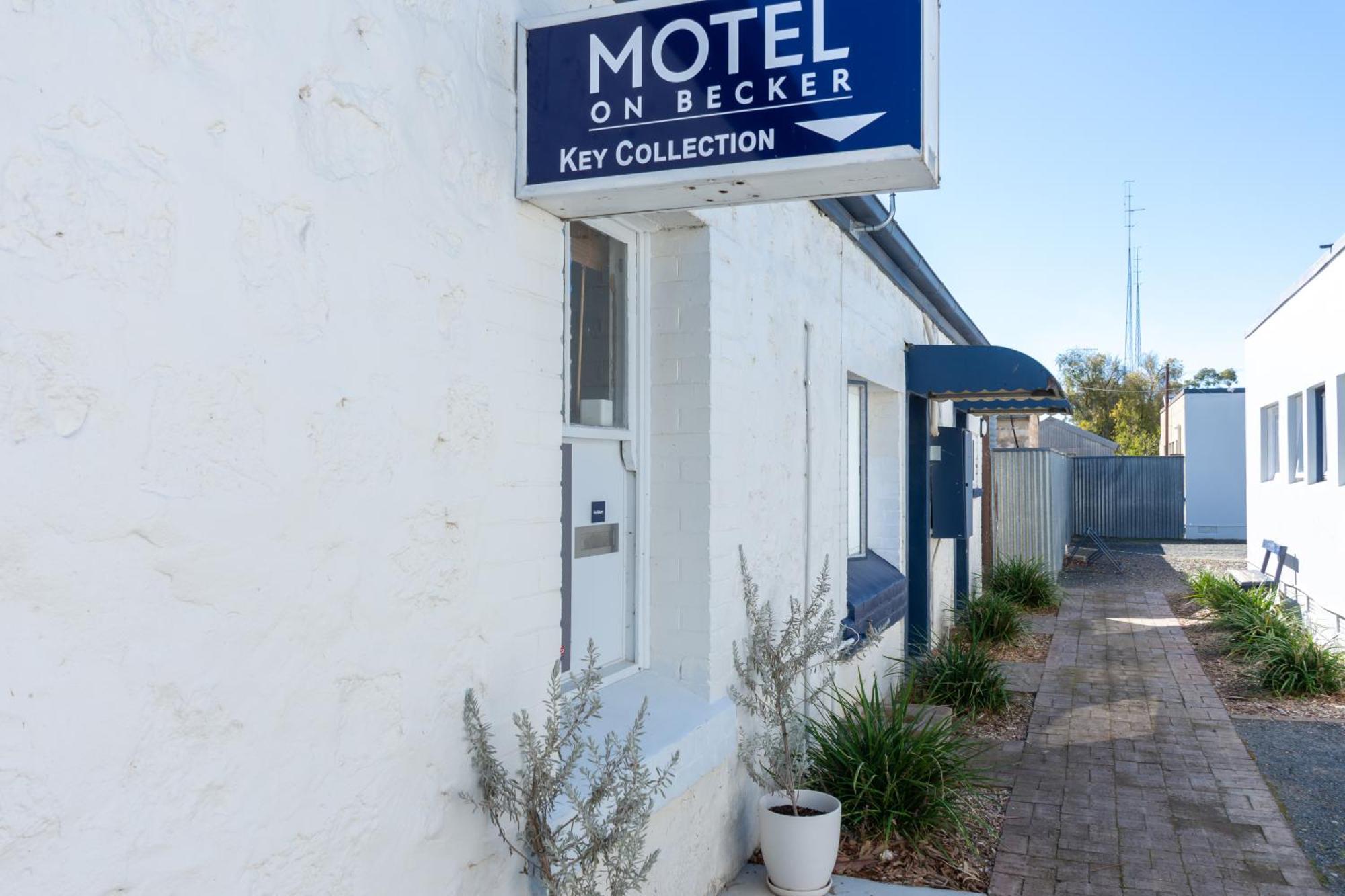 Motel On Becker Tintinara Esterno foto